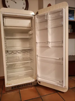 Nevera SMEG Retro Crema