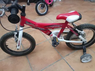 Bicicleta infantil roja 14