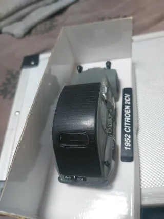 Coche a escala 1/32 Citroen 2CV 1952