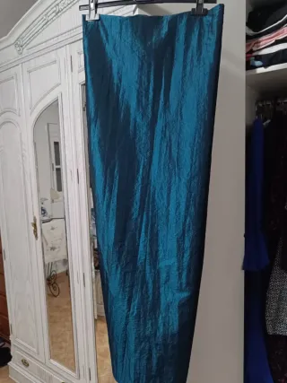 Conjunto corpiño, falda y chal