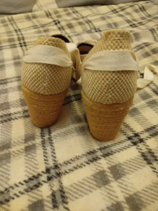 Sandalias de cuña florales verano