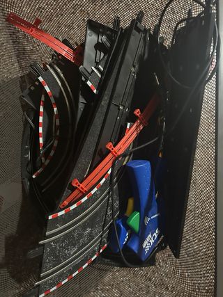 Coche Scalextric + 6 Hojas y decregalo el scaletri