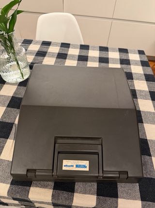 Máquina de escribir Olivetti Lettera 40