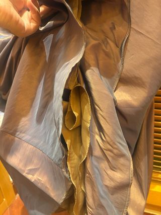 Elegante vestido de fiesta largo color topo