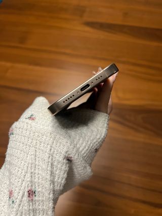 iPhone 16 Pro 256GB Dorado desierto