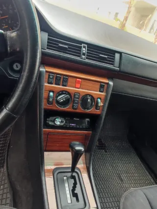 Mercedes-124 ranchera acepto cambio