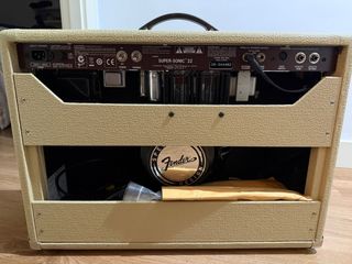 Amplificador Fender Super Sonic 22 Blonde