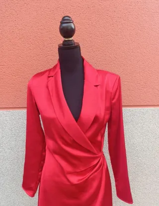 Vestido fiesta rojo Zara