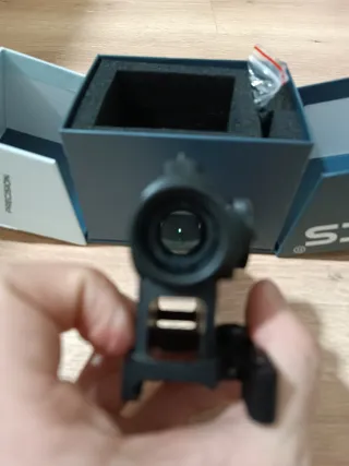 Red Dot T1 usado en réplica AEG Airsoft