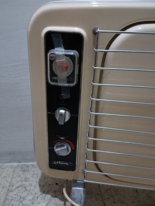 Radiador Soltermi Beige y Plata