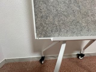 Pizarra doble cara con ruedas