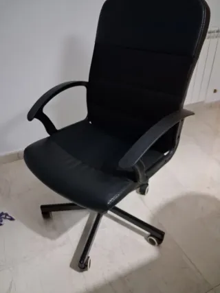 Silla de escritorio negra