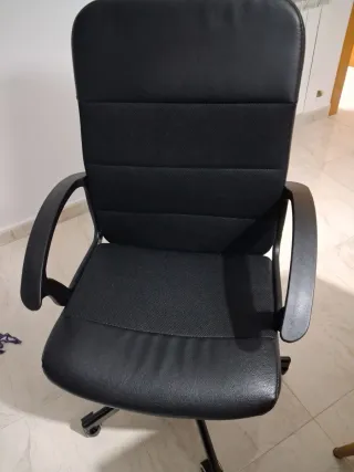 Silla de escritorio negra