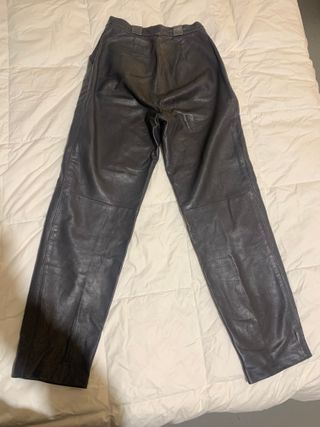 Pantalón vintage piel gris