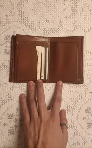 Cartera de cuero marrón