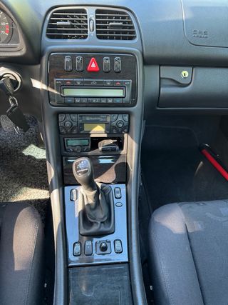 Mercedes-Benz  CLK 200