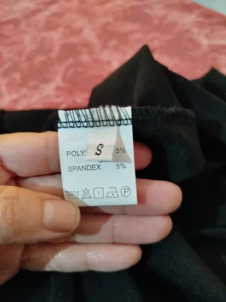 Vestido largo de fiesta en negro con abertura