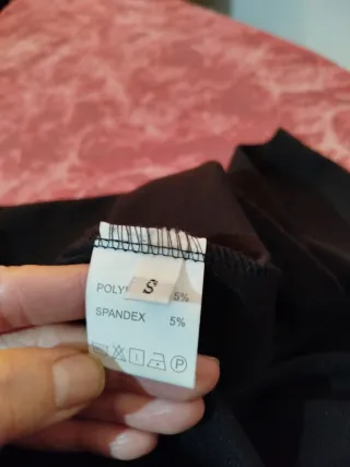 Vestido largo de fiesta en negro con abertura