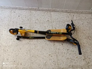 Patín 3 ruedas amarillo