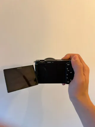 Sony ZV-E10 + 16-50mm OSS (2 usos)