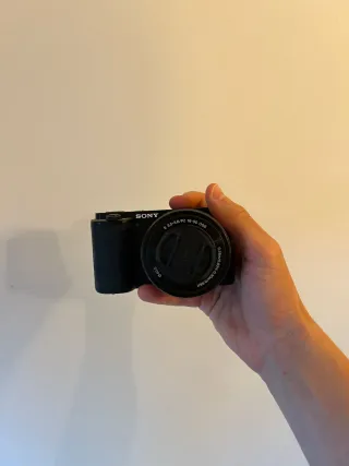 Sony ZV-E10 + 16-50mm OSS (2 usos)