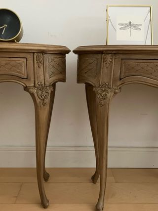 Mesitas de noche antiguas restauradas