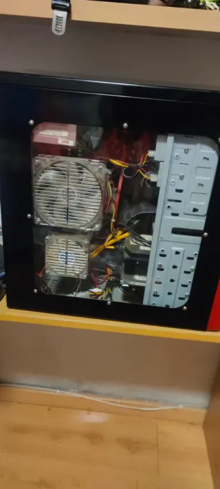 Ordenador IXIUM Rojo/Negro