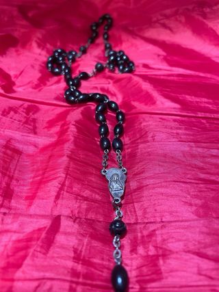 Rosario antiguo de cuentas negras