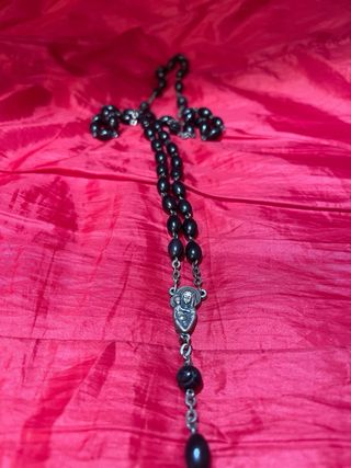 Rosario antiguo de cuentas negras