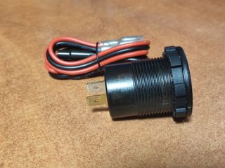 Cargador Doble USB Coche QC 3.0 Voltímetro