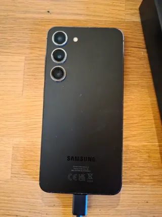 Samsung S23 256GB Negro + Fundas