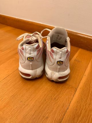 Nike TN rosas y blancas