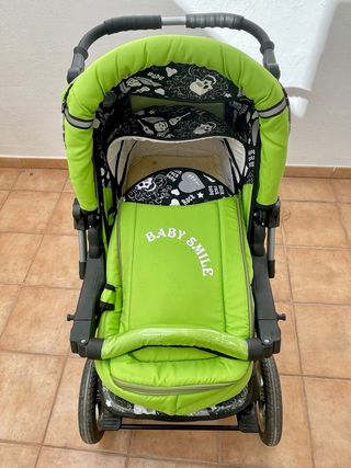 Carro de bebé verde