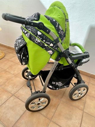 Carro de bebé verde