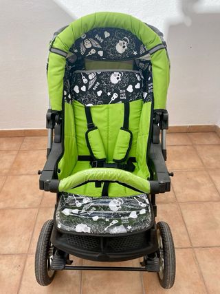 Carro de bebé verde