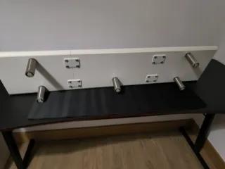 Altillo blanco para monitores