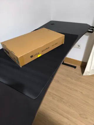 Altillo blanco para monitores