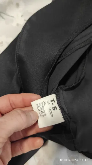 Torera negra elegante