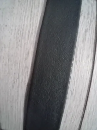 Corbata de cuero negra