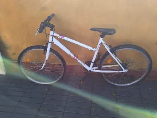 Bicicleta infantil blanca