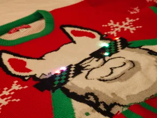 Jersey Feo Navideño Llama con Luces LED