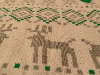 Jersey Feo Navideño Llama con Luces LED