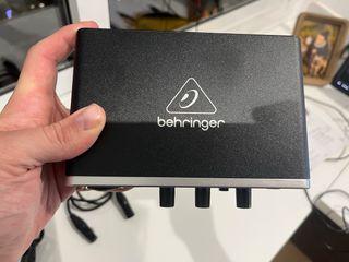 Pack Grabación Behringer UMC22 + Micrófono