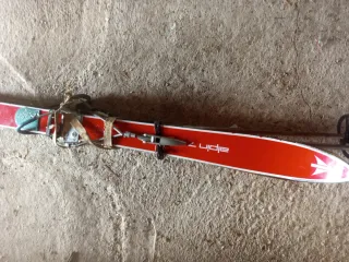 Esquís rojos Made in Austria