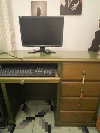 Cabecero, mesita y escritorio madera