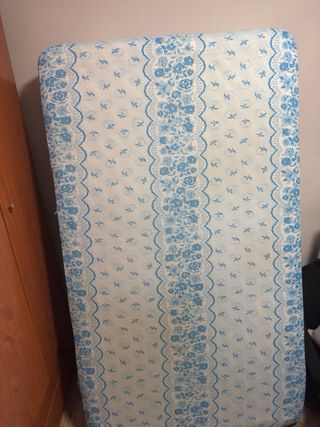 Colchón de tela con estampado floral