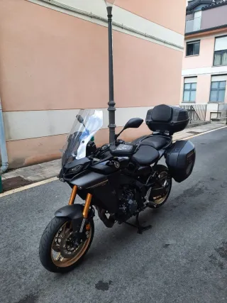 Yamaha Tracer 900 GT Negra con Maletas