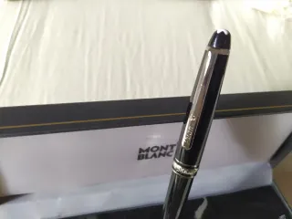 Bolígrafo Mont Blanc platino. Para Juan.