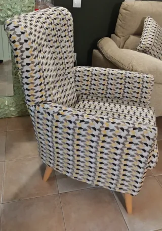 Butaca orejera tela multicolor