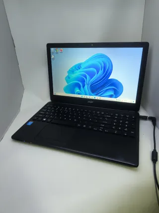 Ordenador portátil Acer Aspire E1
